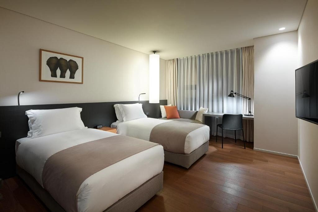 room-card-img-0